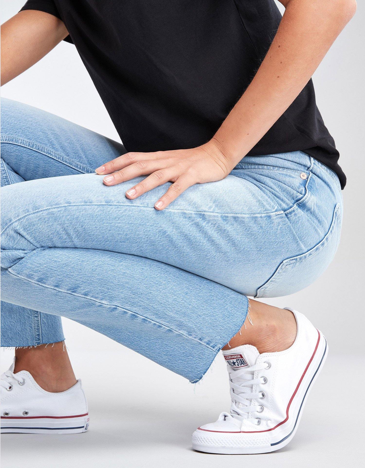 High Waist Jeans - Avone - Ultimate Shopify Theme